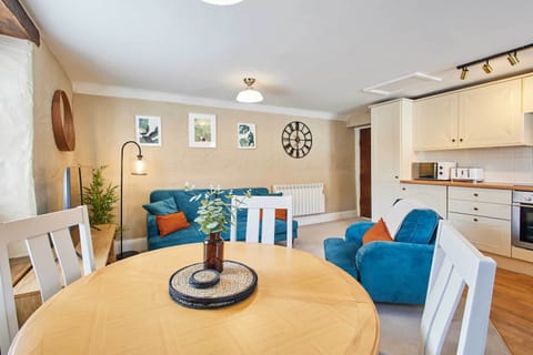 Moorland Cottage, Hutton-Le-Hole - Host & Stay