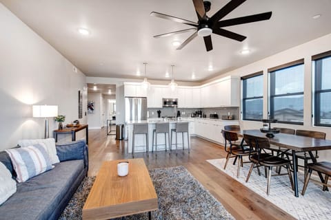 Mayflower Lakeside 103-21 by Moose Management