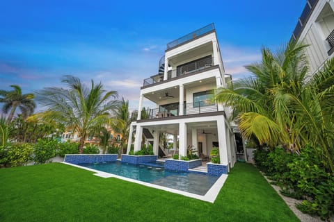 Home With Private Pool