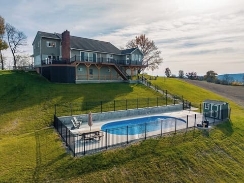 Welcome to the View at Stoney Acres, your private mountain retreat!