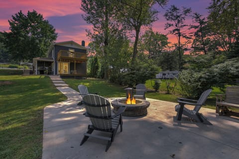 Welcome to Frog Hollow Lodge
