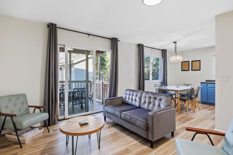 Living room in bottom unit with TV