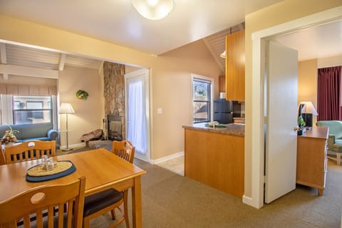 Dining area with seating for 4