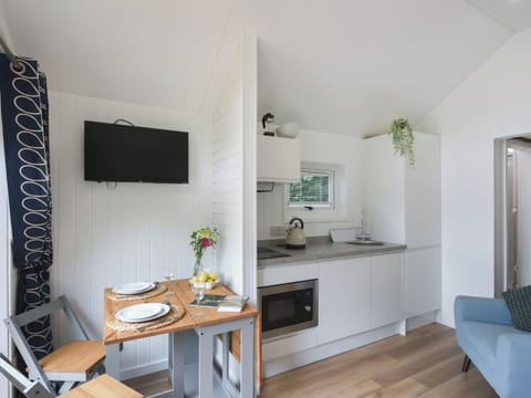 Interior | Mini Lodge - Daisy Bank Touring Caravan Park, Montgomery