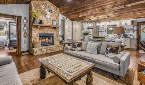 Indoors, Home Decor, Building, Furniture, Living Room