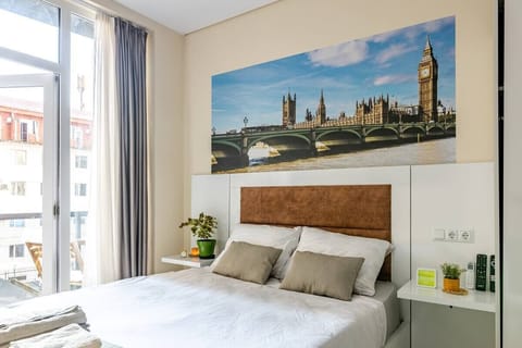 Comfortable twin bed 140 x 200 cm