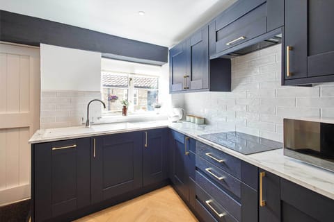 Heather Cottage, Hutton-le-Hole - Host & Stay