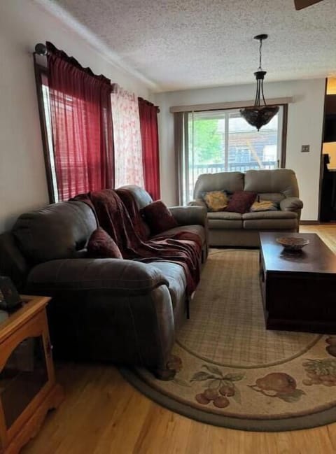 Living / family area
Main floor