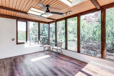 Sitting Area | 2nd Floor