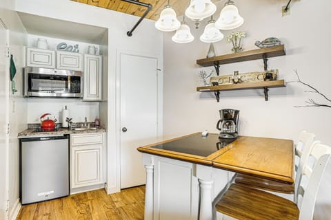 Kitchenette | 2-Story Condo | Self Check-In