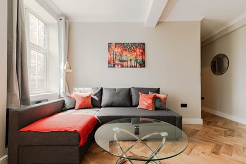 Living Room / Lounge