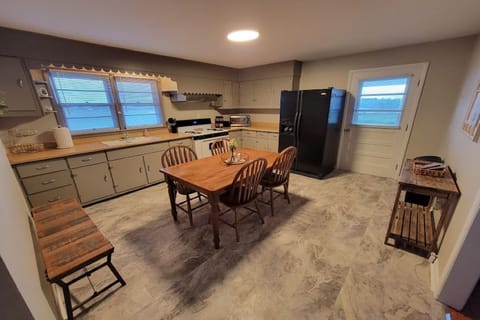 Kitchen/dining area