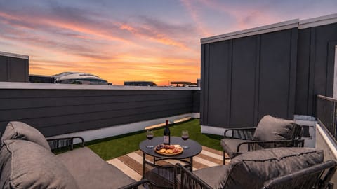 You have only a short walk to AT&T stadium, Dallas Stadium, FIFA World Cup 2026, and Globe Life Field. Enjoy a beautiful cascading sunset on your private rooftop balcony!