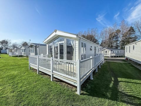 Enjoy a break at Broadland Sands Holiday Park in Suffolk. Relax and unwind with the whole family.