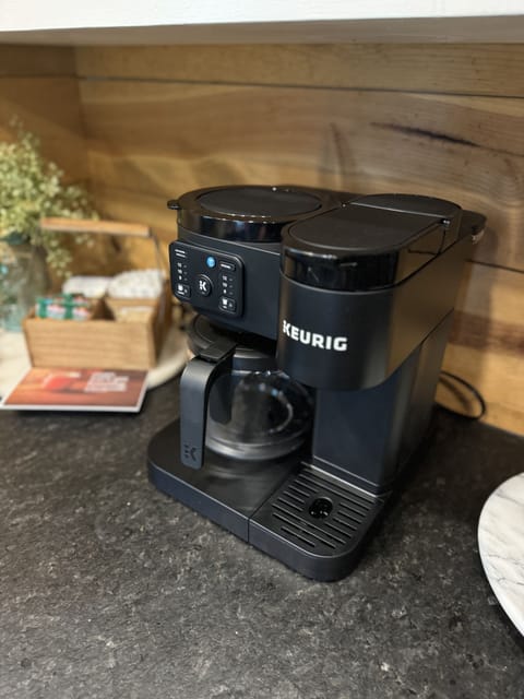 Yes!!   A great coffee maker.  How can you do vacation without coffee?