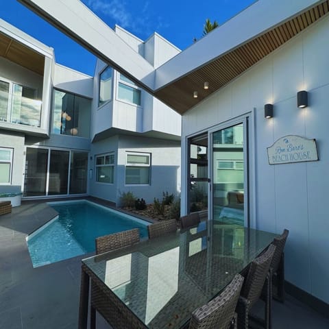 Enjoy your piece of paradise in this brand new studio tiny beach house. 