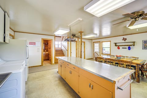 Dorm | 1st Floor | Washer & Dryer | Dining Table