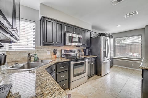 Kitchen | Air Fryer | Dishware & Flatware | 1st Floor