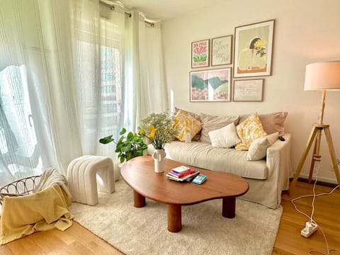 Living room
