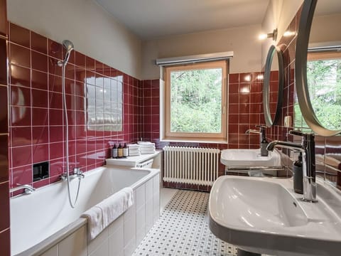 Quadruple room with bathroom, WC 1N - B&B Berglift Bed and Breakfast in Bad Hofgastein