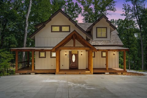 The Starling Bear Den