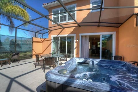 Rooms: Hot tub
