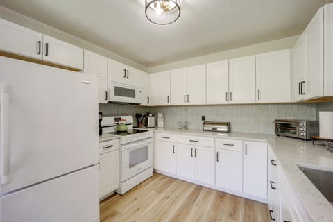 Kitchen | Dishwasher | Drip Coffee Maker | 1st Floor