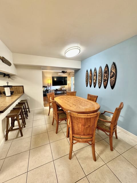 Kitchen dining table