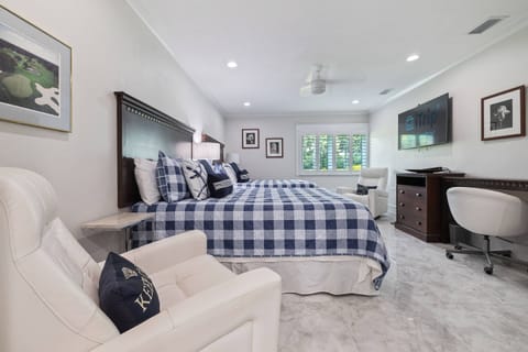 2 bed with study table