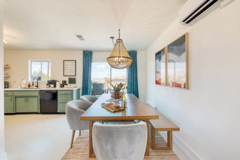 Dining area seats 6.