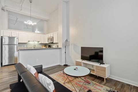 CozySuites - 1BR with Direct Skybridge Access