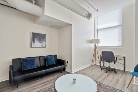 CozySuites 1BR with Direct Skybridge Access