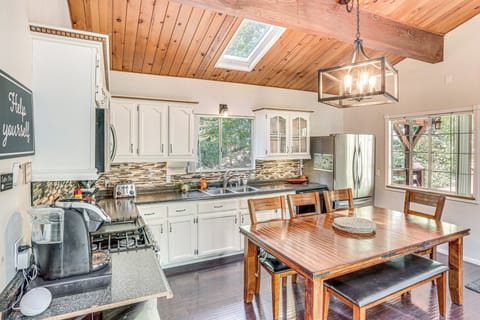 Kitchen | 1st Floor | Cooking Basics | Toaster