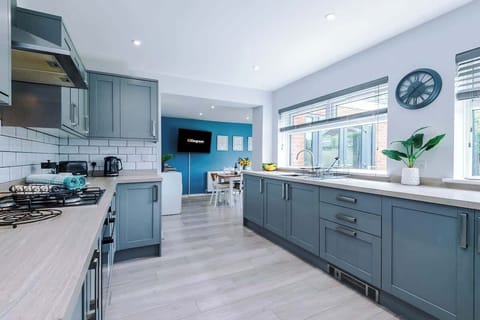 The fully equipped kitchen has everything you need for a long or short stay in Wrexham.