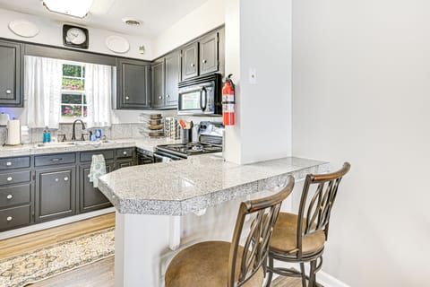 Bar Seating | 1st Floor