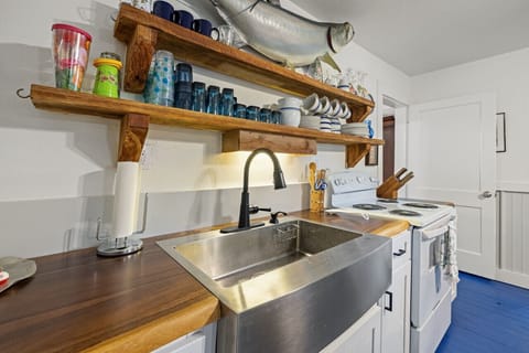 Nicely appointed kitchen