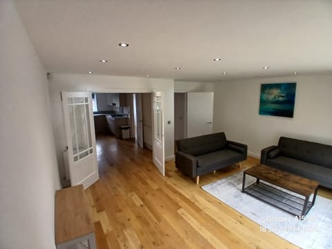 Living Room / Lounge