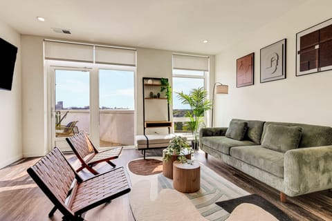Luxury Chicago Living Room with Natural Light and Designer Finishes!