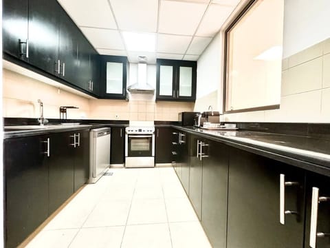 Fully equiped kitchen: oven, dishwasher, kitchen utensils, Nespresso machine