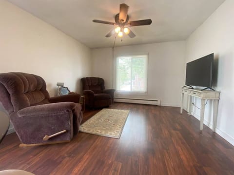 Living Room w/ Smart TV