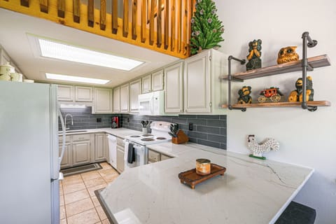 Kitchen | 1st Floor | Cooking Basics | Keurig & Drip Coffee Makers