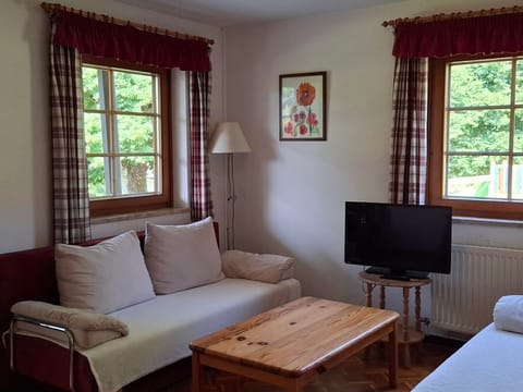 Jagawinkel Apartment No. 3 - Wasserleonburg Castle Cabin in Friuli-Venezia Giulia