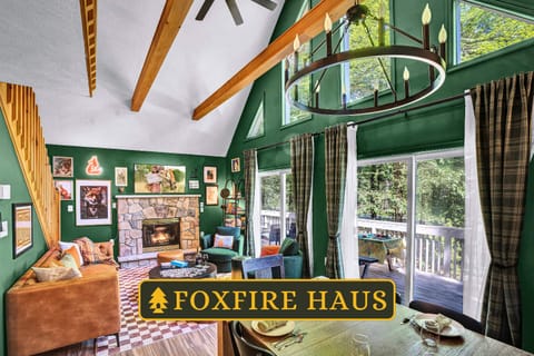 Welcome to Foxfire Haus!