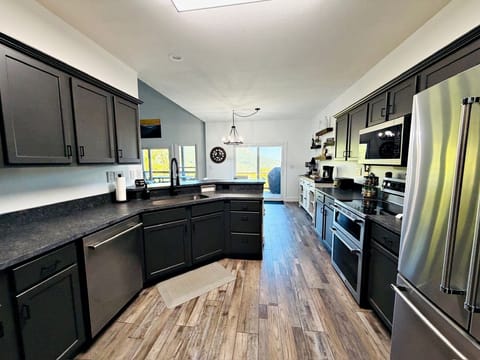 Main Level - Fully Equipped Kitchen w/ Stainless Steel Appliances