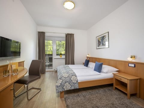 Double room with balcony, breakfast - Salzburg Hotel Lilienhof Bed and Breakfast in Salzburg