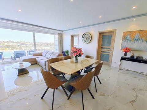 Dining Table: The table can seat 6 people, and when opened, it accommodates 10p