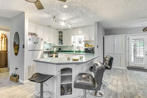 Kitchen | Drip Coffee Maker | Dishwasher | Blender | Air Fryer