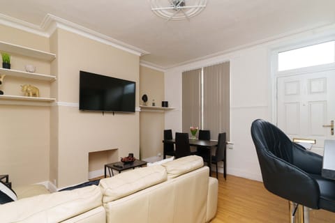 Living Room / Lounge