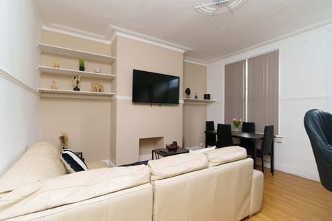 Living Room / Lounge