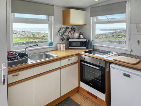 Kitchen | Fishers Croft Holiday Cottage, Sandyhills
